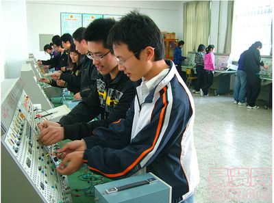 2014年天津石油職業(yè)技術(shù)學(xué)院電子信息系專業(yè)簡(jiǎn)介——電子產(chǎn)品技術(shù)開(kāi)發(fā)及銷售